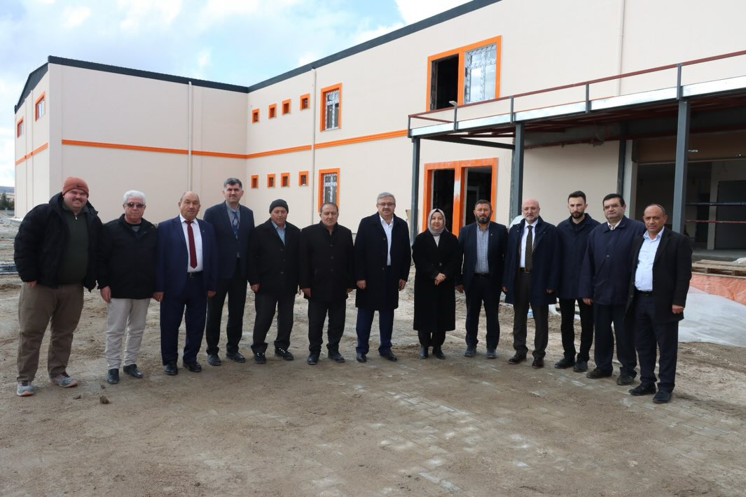 Afyonkarahisar Milletvekili İbrahim Yurdunuseven'in İscehisar Gençlik Merkezi Ziyareti