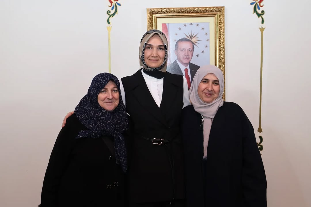 Afyonkarahisar Valiliği'nin Paylaşımı: Vali Yiğitbaşı, Gurbetteki Hemşehrileri Ziyaret Etti