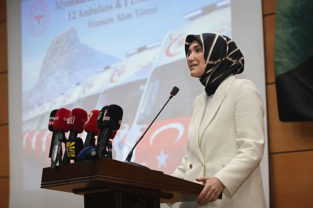 Afyonkarahisar Valiliği'nin Sağlık Altyapısını Güçlendiren Ambulansların Hizmete Alındığı Tören