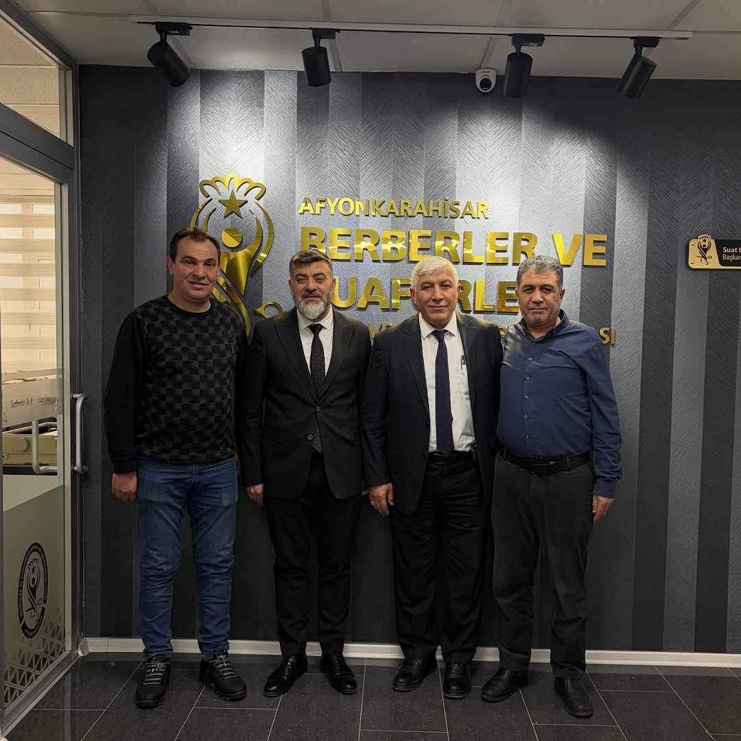 İscehisar Esnaf Sanatkarlar Odası Başkanı Adem Çibik, Nadir Ceylan ve Erkan Bozkuş ile Bir Araya Geldi