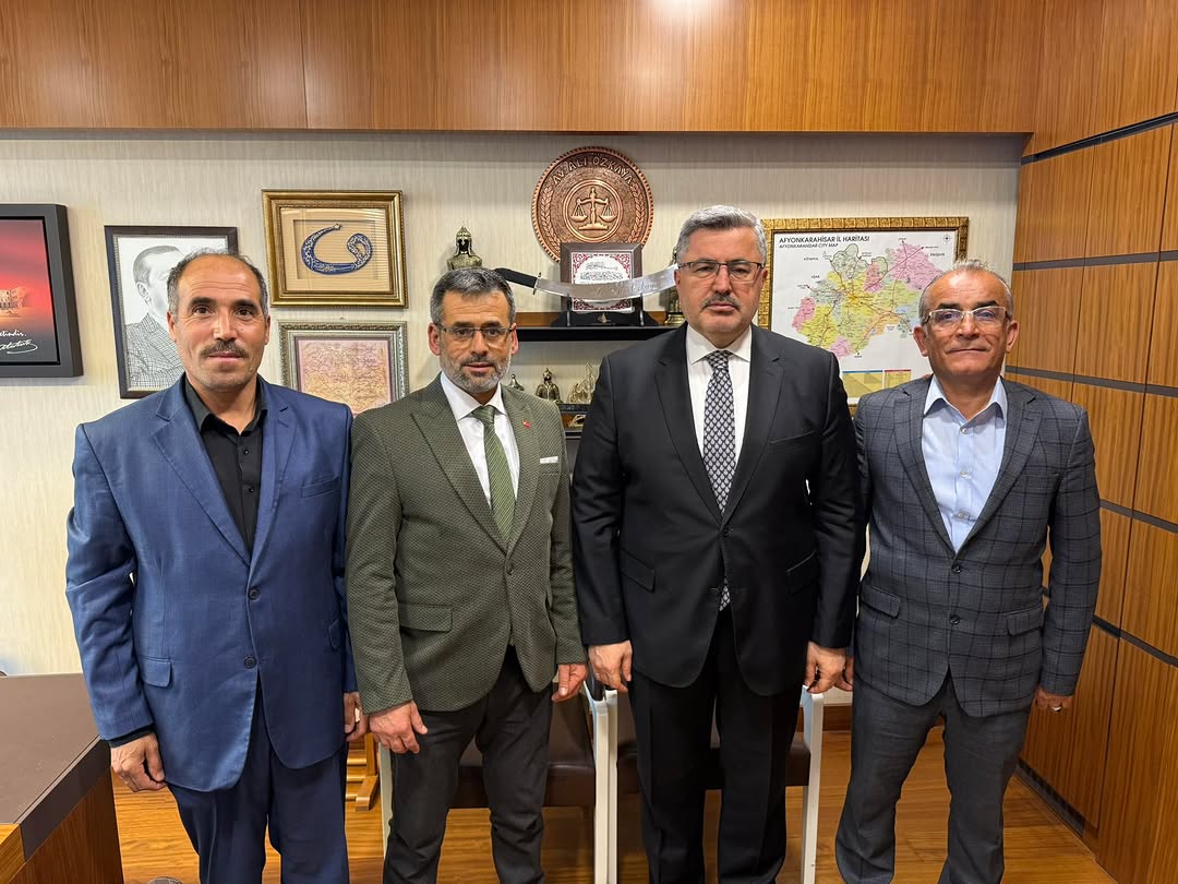 Dinar'da Belediye Başkanı ve Muhtar Gazi Meclisinde Misafir Edildi