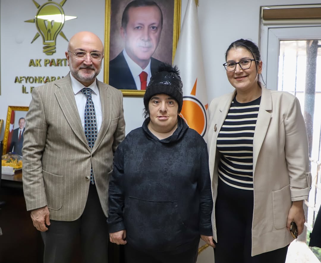 Ak Parti Afyonkarahisar İl Başkanı Konuklarıyla Bir Araya Geldi