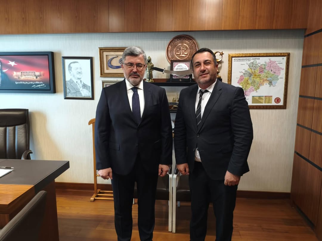 Afyonkarahisar AK Parti Milletvekili Avukat Ali Özkaya, İhsaniye Kayıhan Belediye Başkanı Mustafa Demiray'ı Gazi Meclisinde Ağırladı
