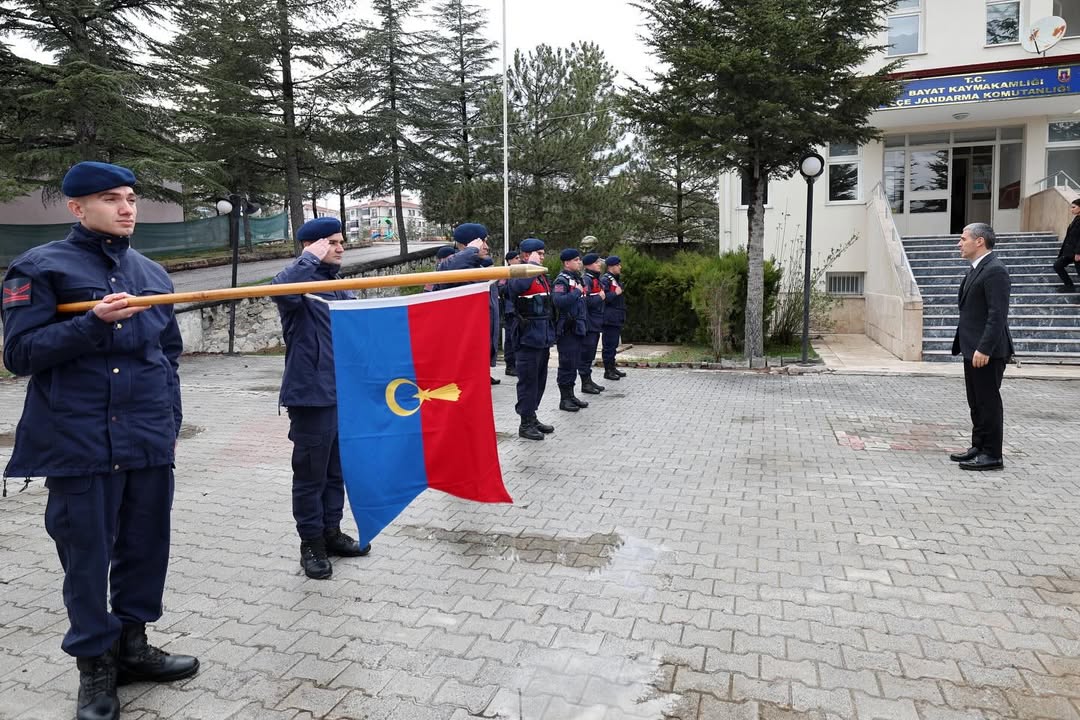 Vali Dr. Naci Aktaş, Bayat İlçe Jandarma Komutanlığını Ziyaret Etti